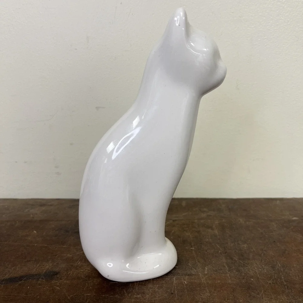 White Porcelain Ceramic Kitty Cat Sitting Figurine 7.5